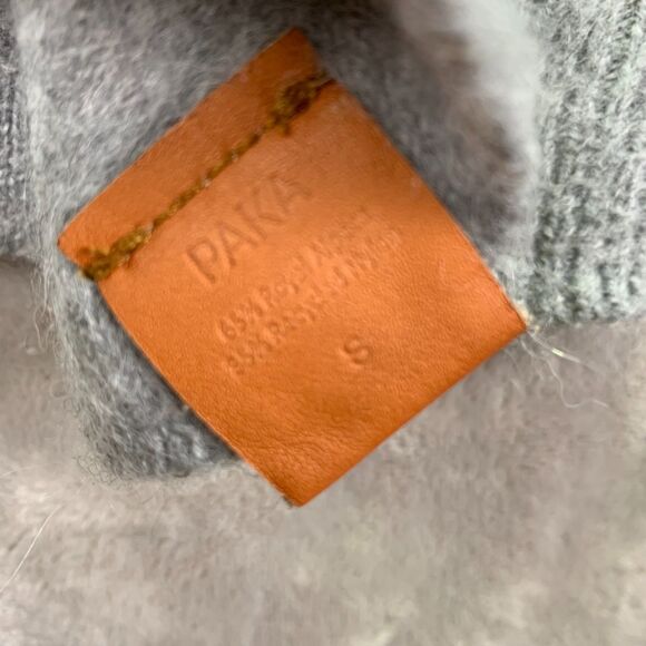 PAKA SMALL WOMEN'S THE ORIGNIAL ALPACA CREW NECK HAND KNIT SWEATER in GREY - Picture 1 of 13
